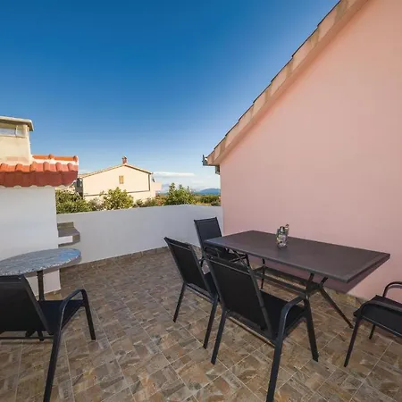 Two-bedroom In Apartamento